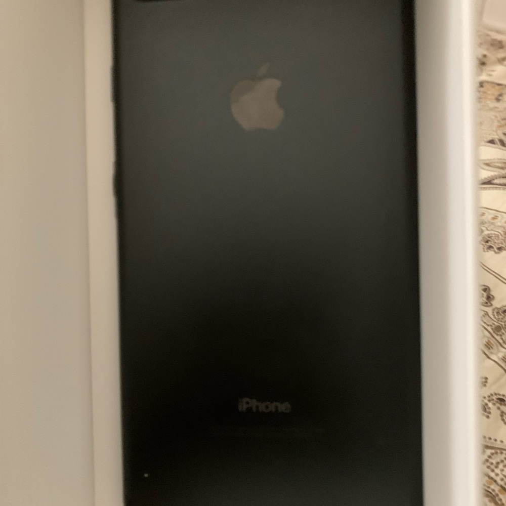 iPhone 7 Plus 32 gb unlocked black